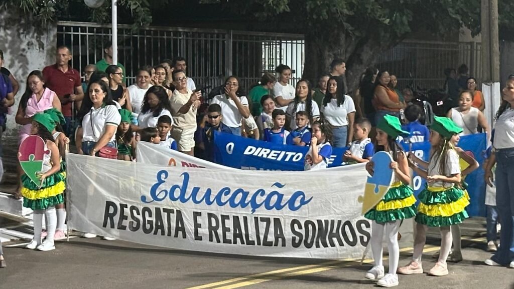 Escolas levam educação, história e cidadania ao desfile de 7 de Setembro em Jatobá do Piauí