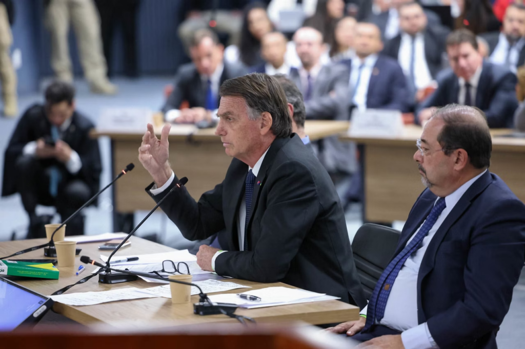 Revisão criminal de Bolsonaro mantém discussão sobre eventual liberdade antes das eleições